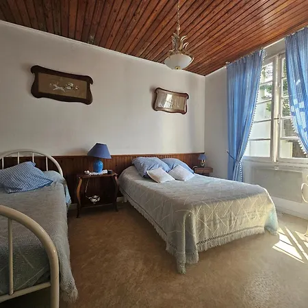 Maison Conviviale Proche Et Commerces - Fr-1-476-243
