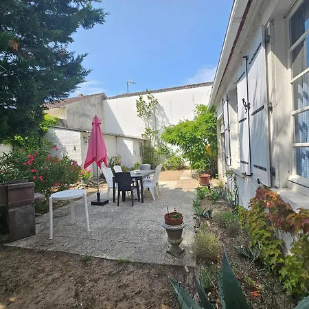 Charmante Maison 5 Personnes Proche Plage Et Commerces - Fr-1-476-243